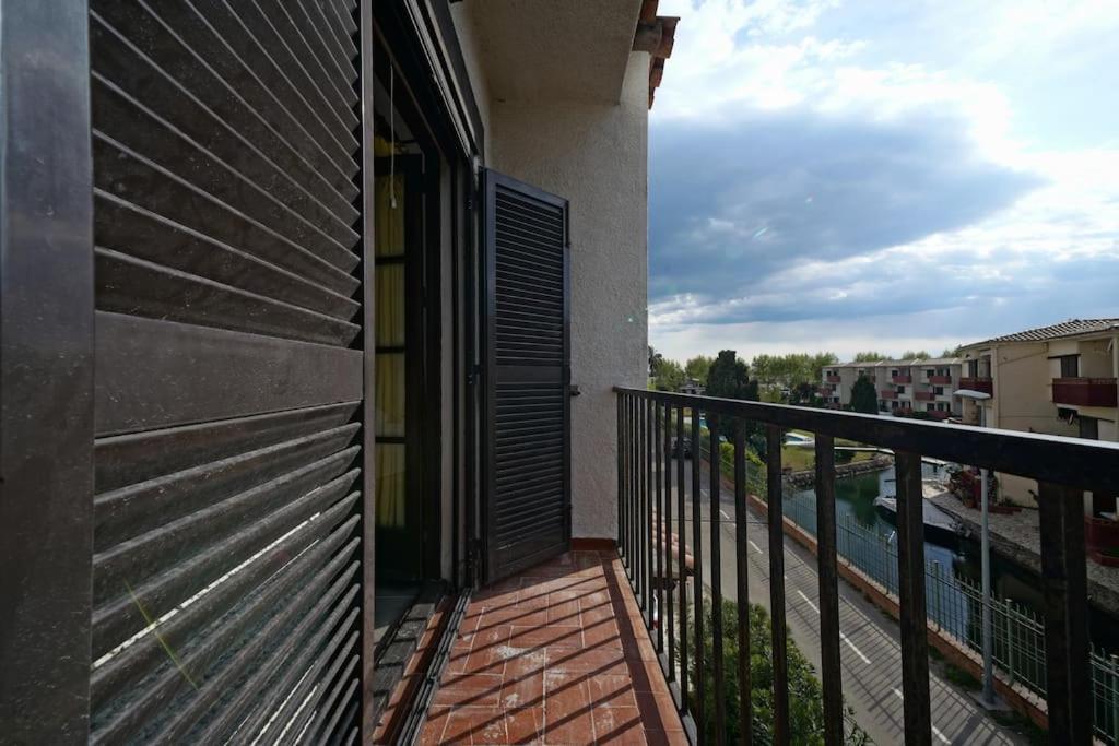 Bonito Apartamento Equipado, Cerca De La Playa Empuriabrava Exterior foto